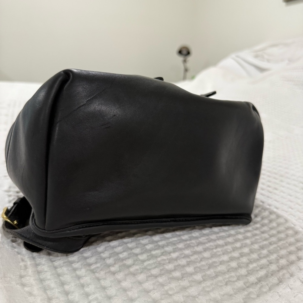Vintage Coach 9791 Black Leather Backpack With Brass Turn Lock Closure - Picture 6 of 10